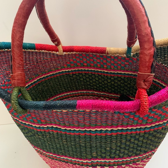 Hand woven large tote. - Picture 2 of 4